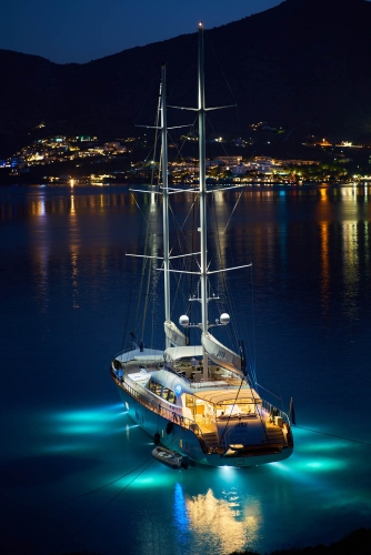 amazing yacht photography at night